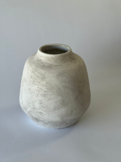 White Stoneware Vase – 20x20cm, Ideal for Faux Flowers