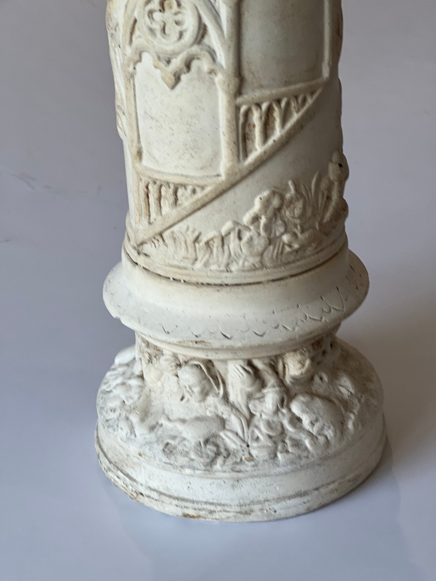 Cream Neoclassical Moulded Plaster Column Sculpture (Late 1800s, H42 cm)