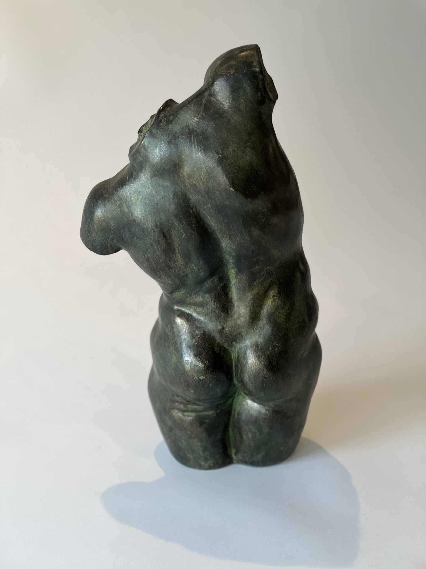 Male Nude Sculpture – Black Bronze Green (H32 × W18 cm)