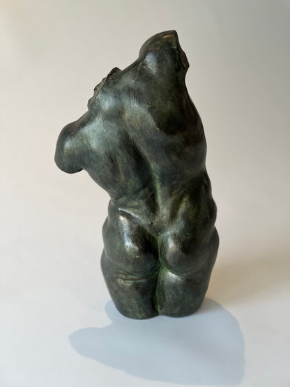 Male Nude Sculpture – Black Bronze Green (H32 × W18 cm)