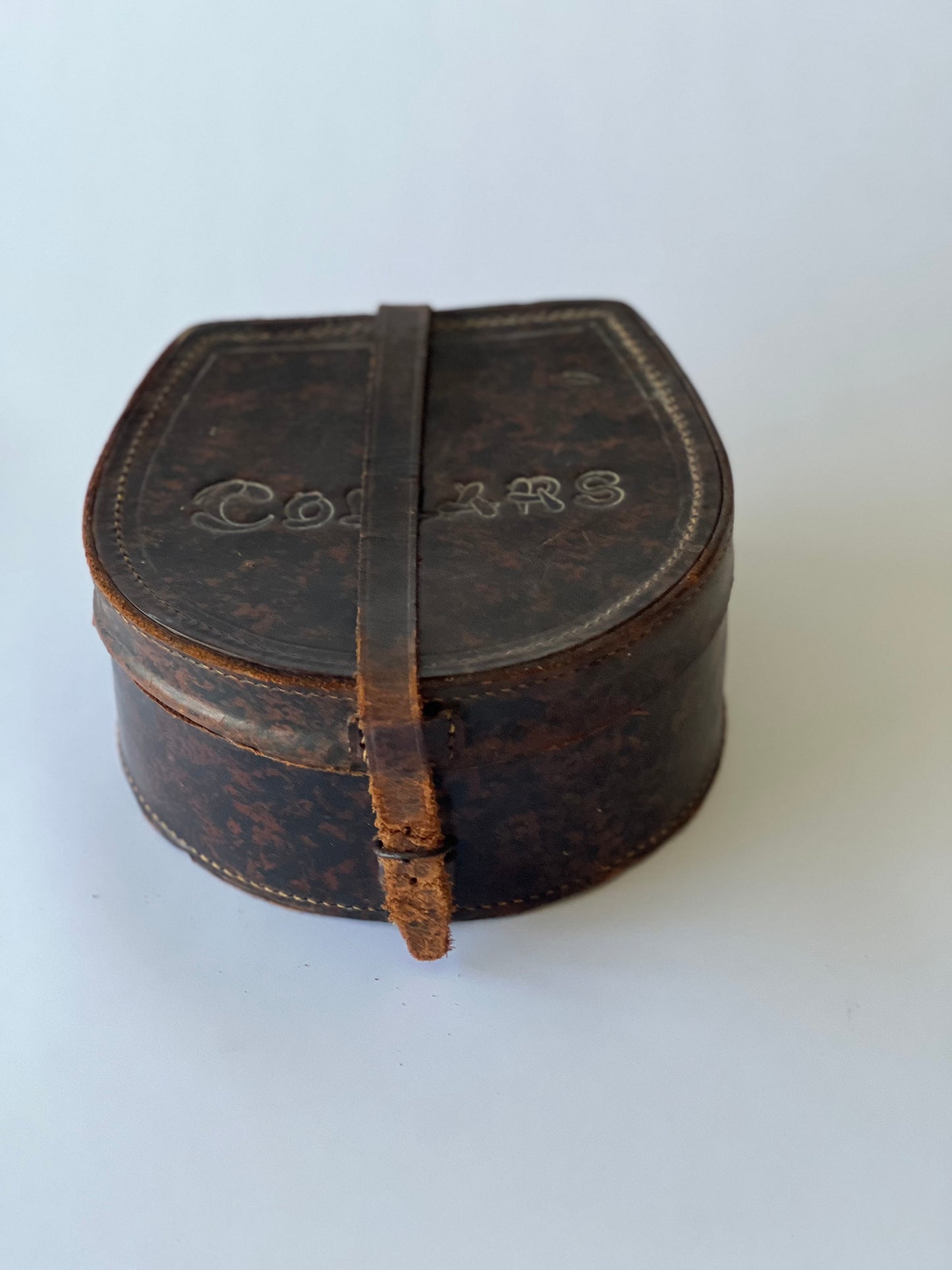 Vintage Brown Collar Box