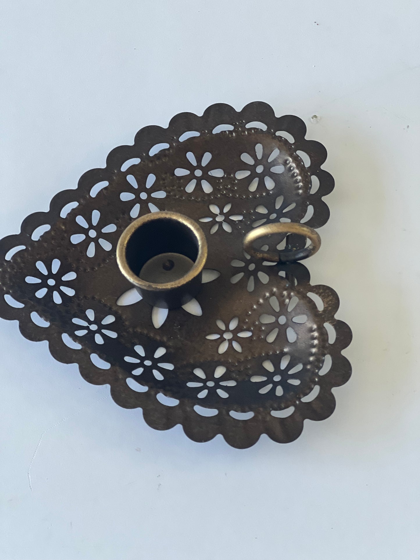 Heart-Shaped Metal Candle Holder – 9cm