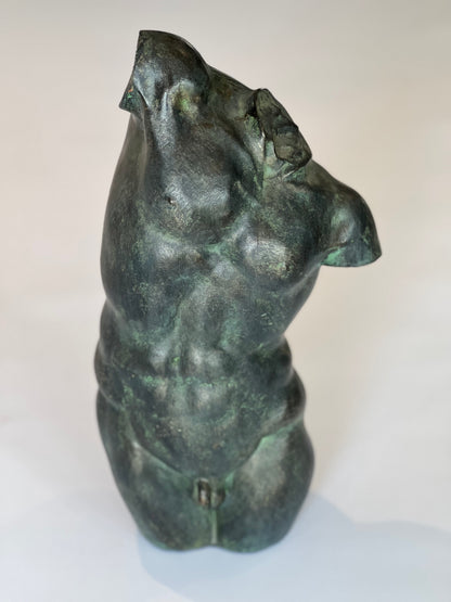 Male Nude Sculpture – Black Bronze Green (H32 × W18 cm)