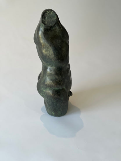 Male Nude Sculpture – Black Bronze Green (H32 × W18 cm)
