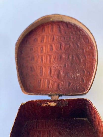 Vintage Brown Collar Box