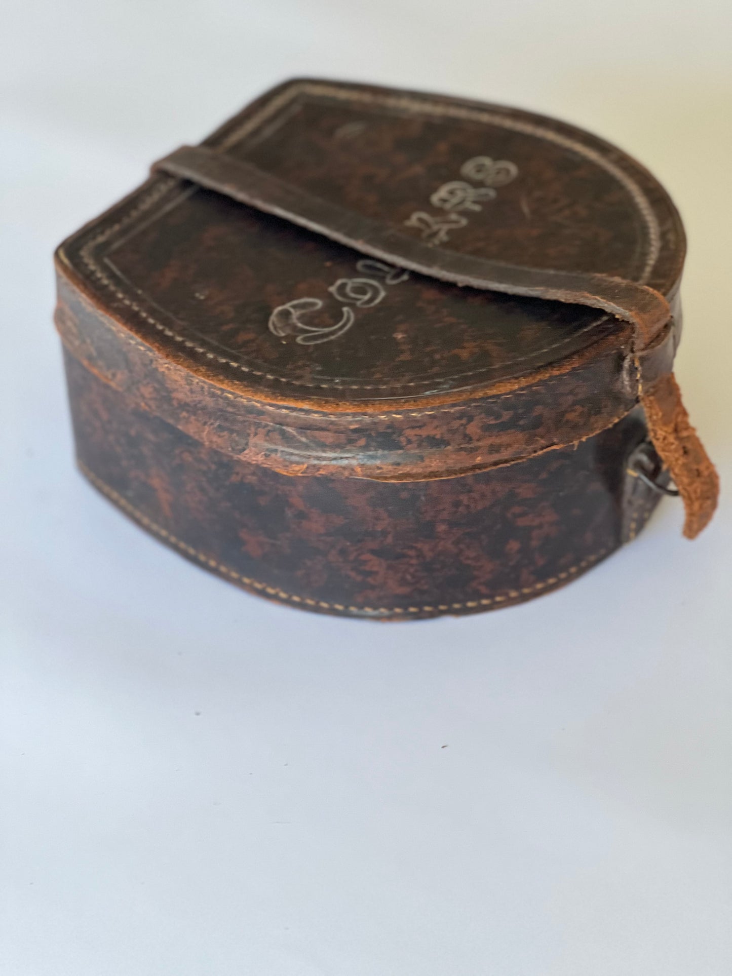 Vintage Brown Collar Box