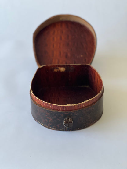 Vintage Brown Collar Box